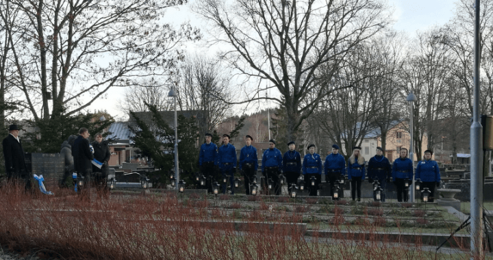 Piikkiön sankarihauta 6.12.2018